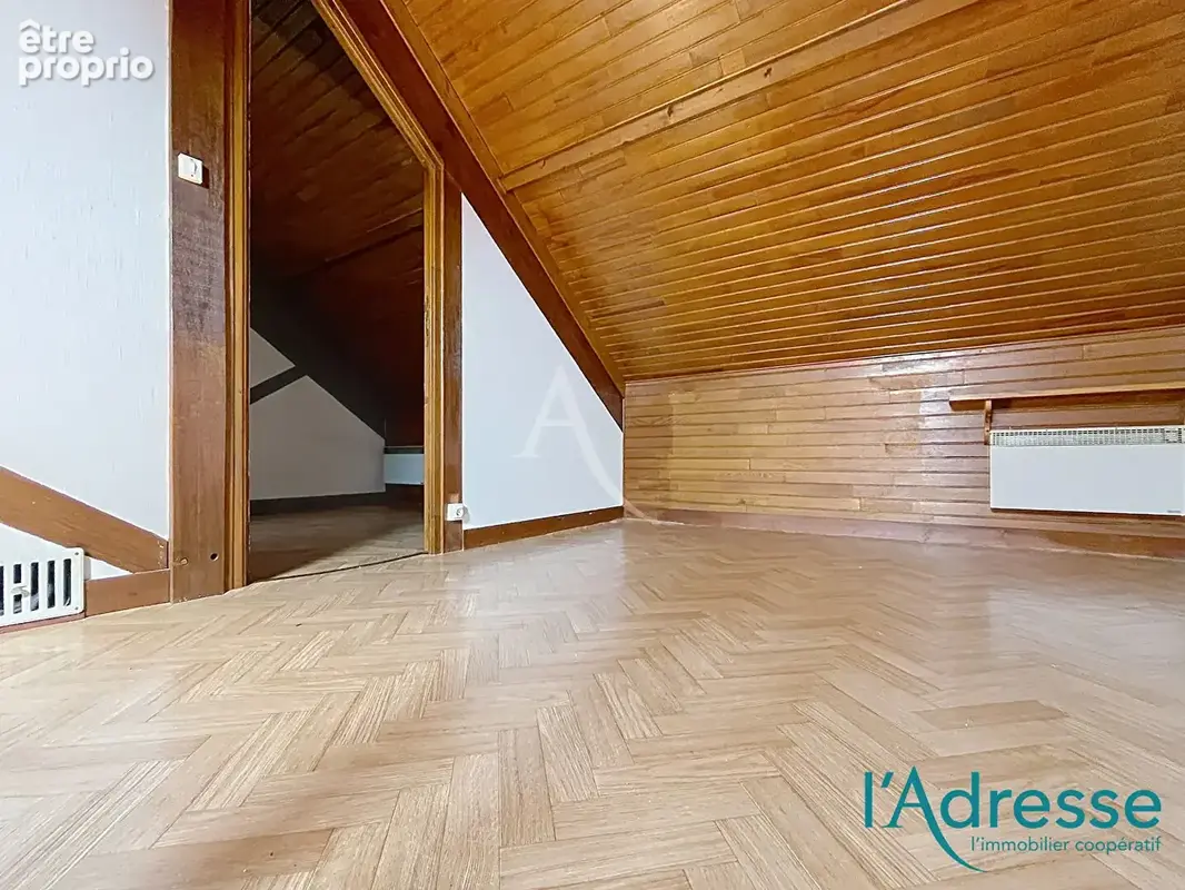 Maison à LAVAL, secteur GRAVIER - photo 9