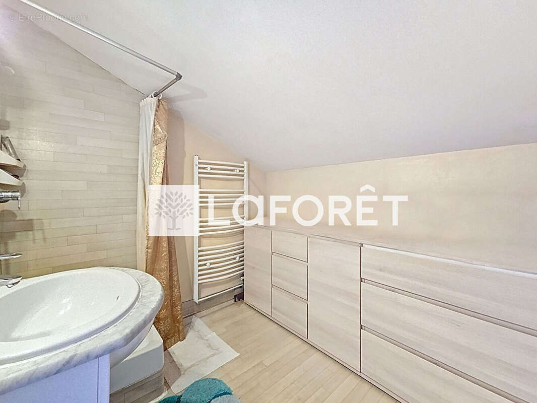 Maison à MOISSY-CRAMAYEL