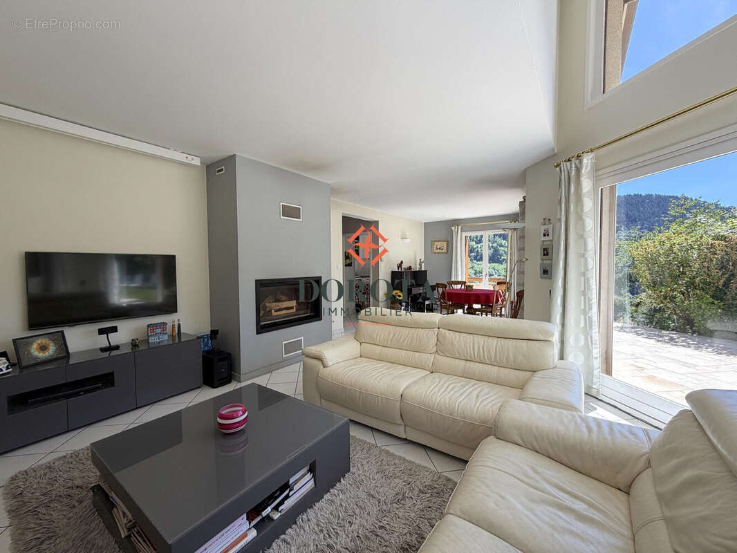 Maison 167 m² à La Combe-De-Lancey  - photo 5