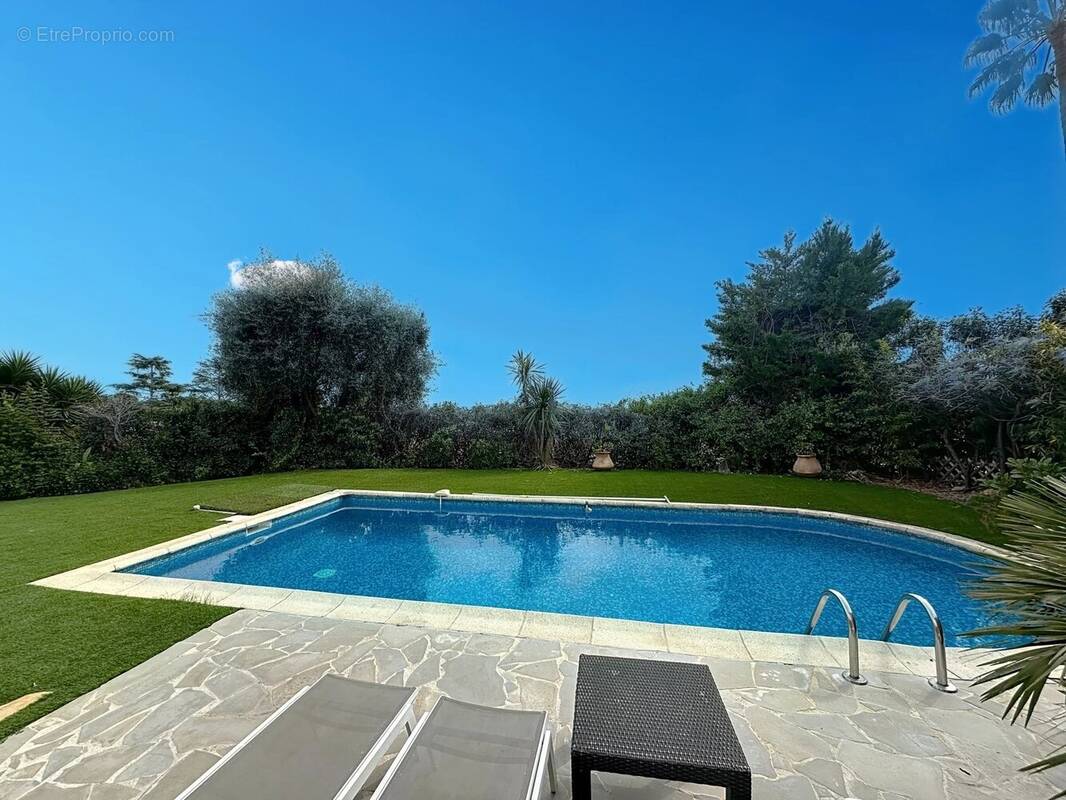 Maison à VILLENEUVE-LOUBET