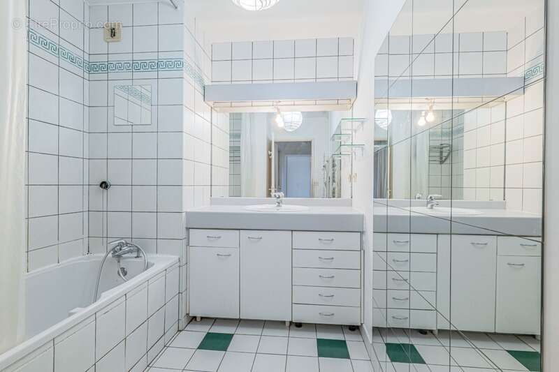 Appartement à SAINTE-FOY-LES-LYON