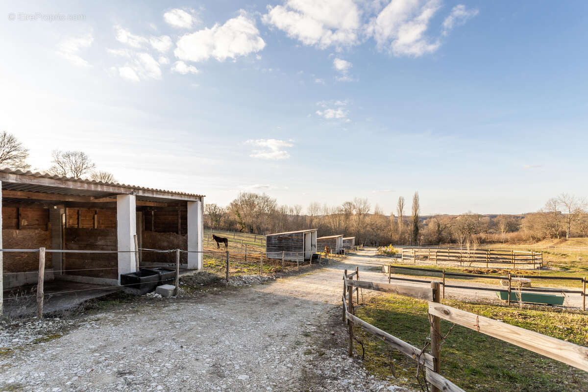 Maison à SAINT-MAURIN