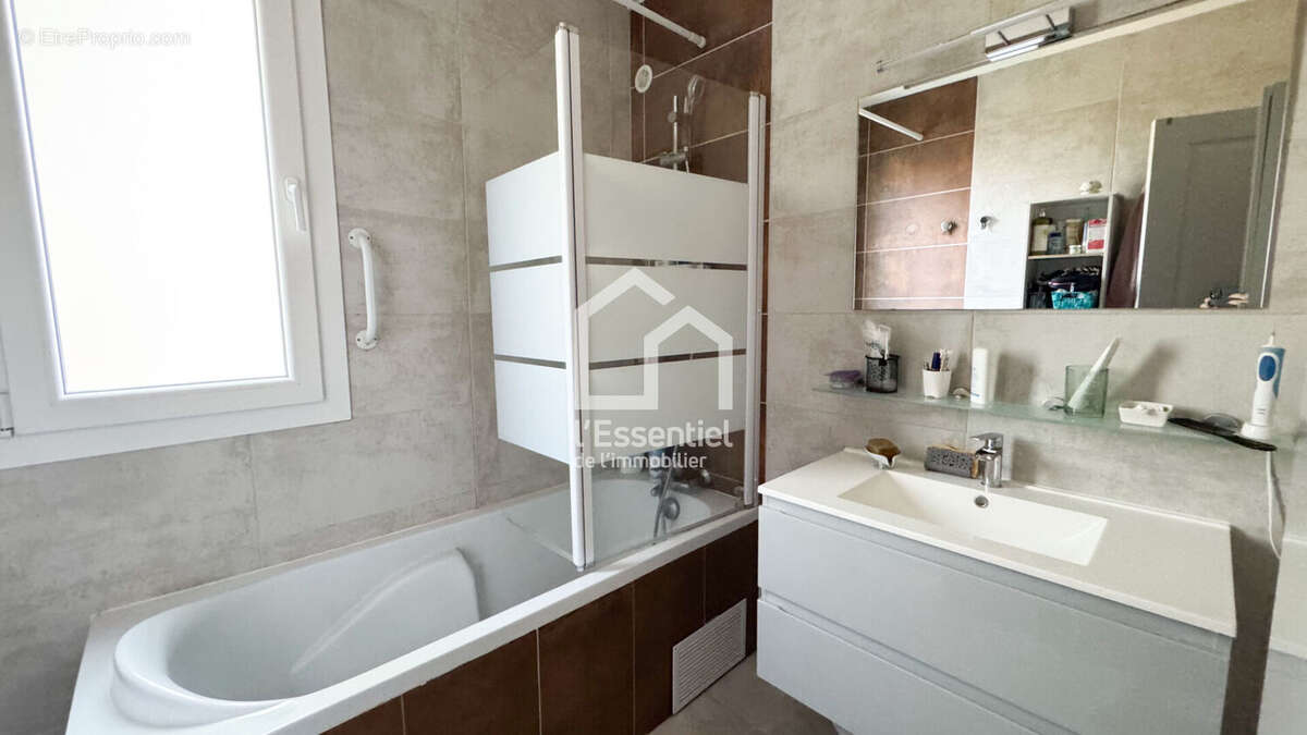 Appartement à VERNEUIL-SUR-SEINE