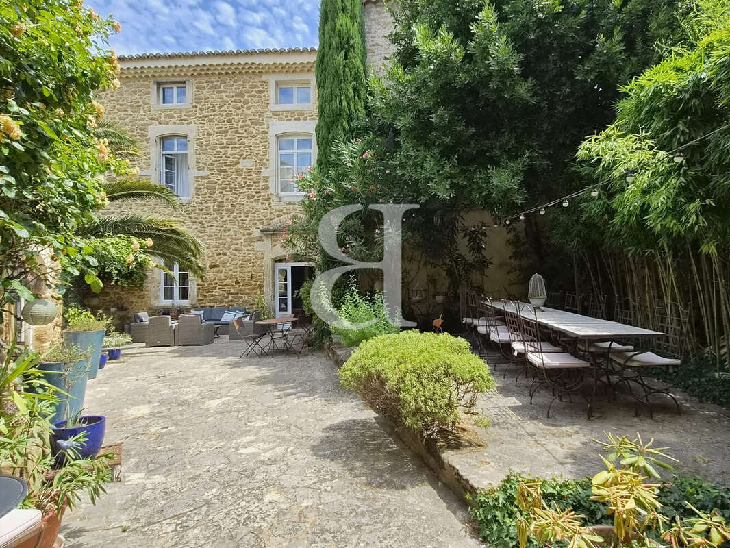 Maison à SUZE-LA-ROUSSE
