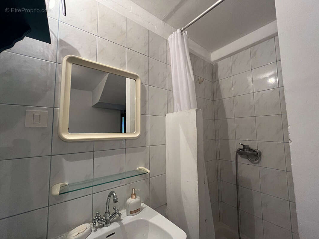 Appartement à CHATEAUNEUF-DE-GADAGNE