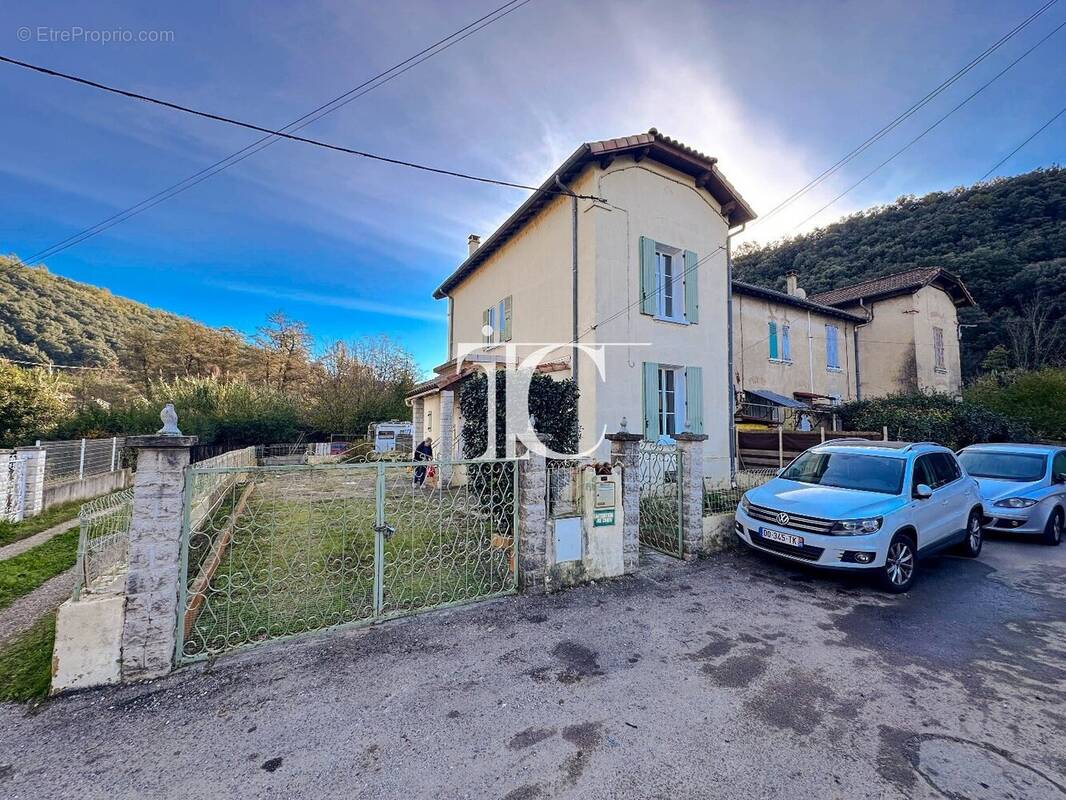 Maison à SAINT-JEAN-DE-VALERISCLE