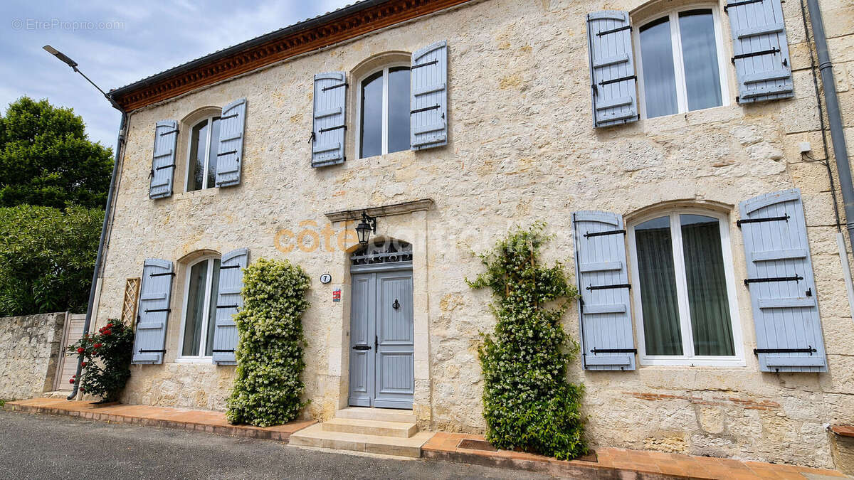 Maison de village en pierre 265 m² jardins piscinables + garage - photo 11