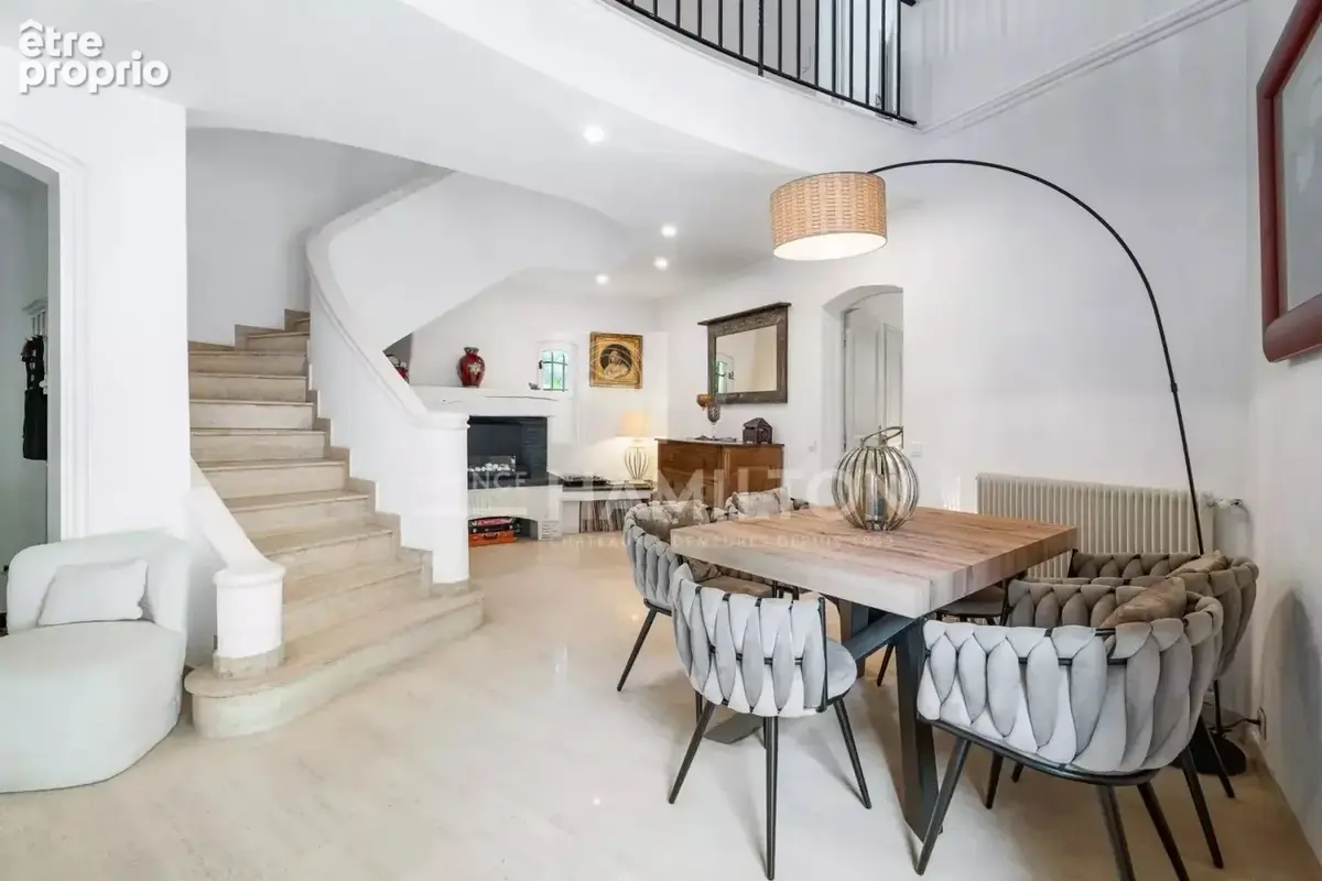 Cannes : Élégante maison darchitecte entièrement rénovée - photo 4