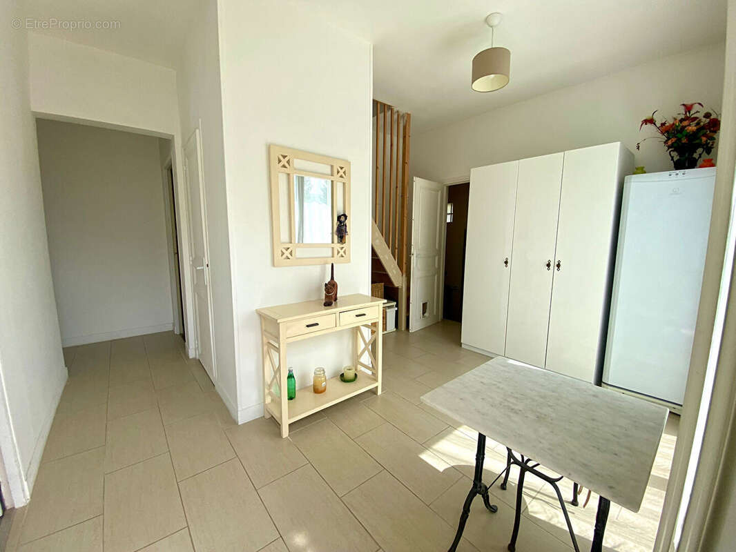 Maison plain-pied 4 chambres, 757 m² de terrain, 12 mins gare ! - photo 16
