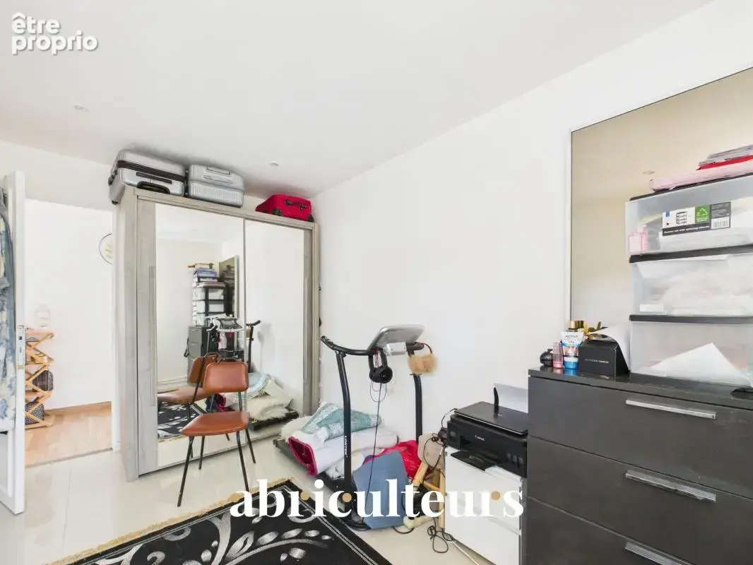Maison familiale de plain pied - 5 chambres - 134 m²  - avec jardin, terrasse et 3 stationnements — Bezons - photo 11