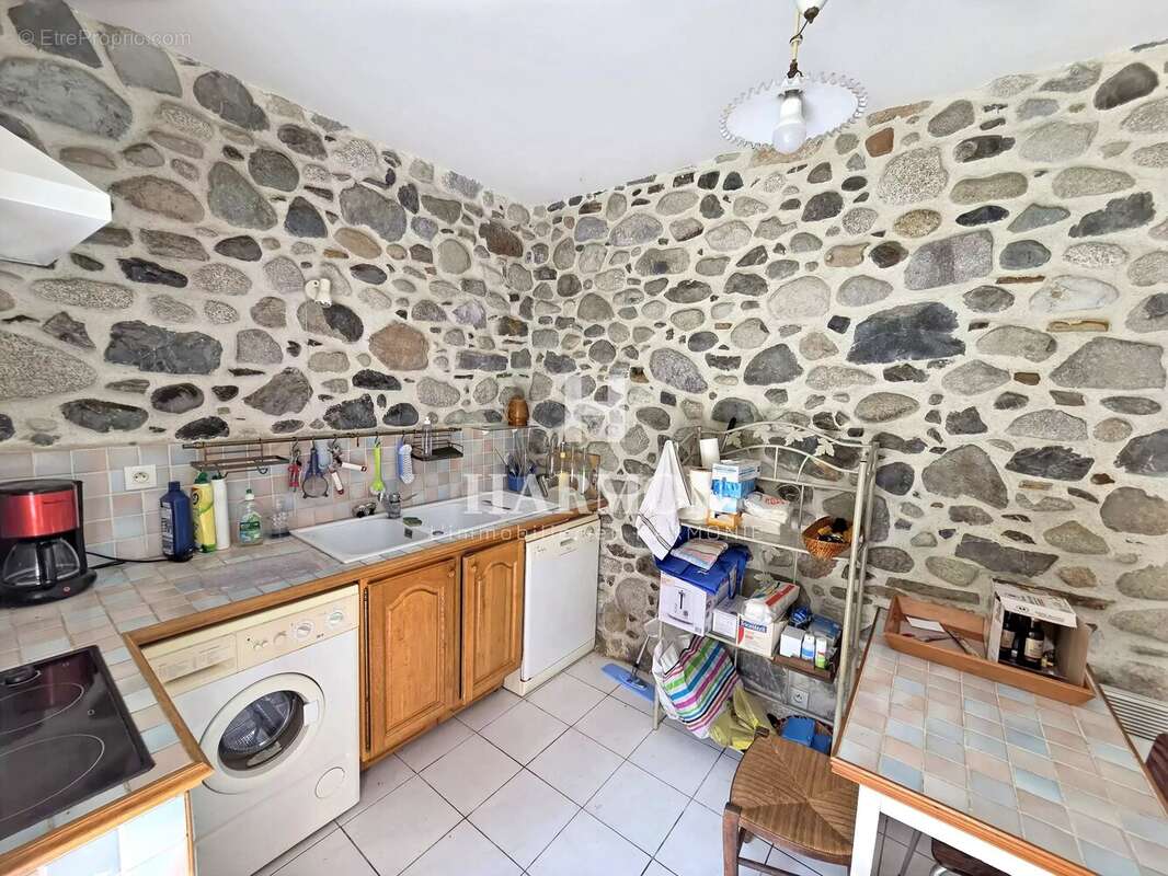 À vendre – Gîte de charme avec deux logements indépendants et vue sur les montagnes - photo 4