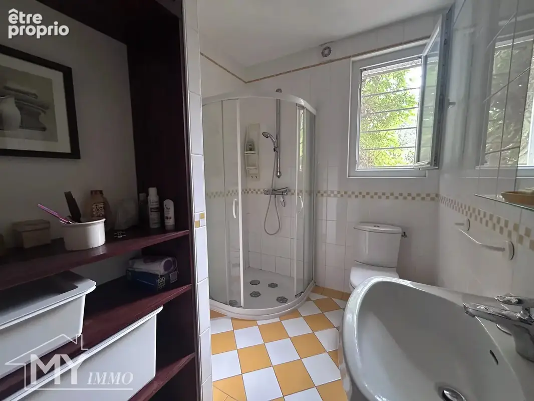 PINEUILH : Maison proche des commodités, jardin arboré, garage et terrasse couverte - photo 14