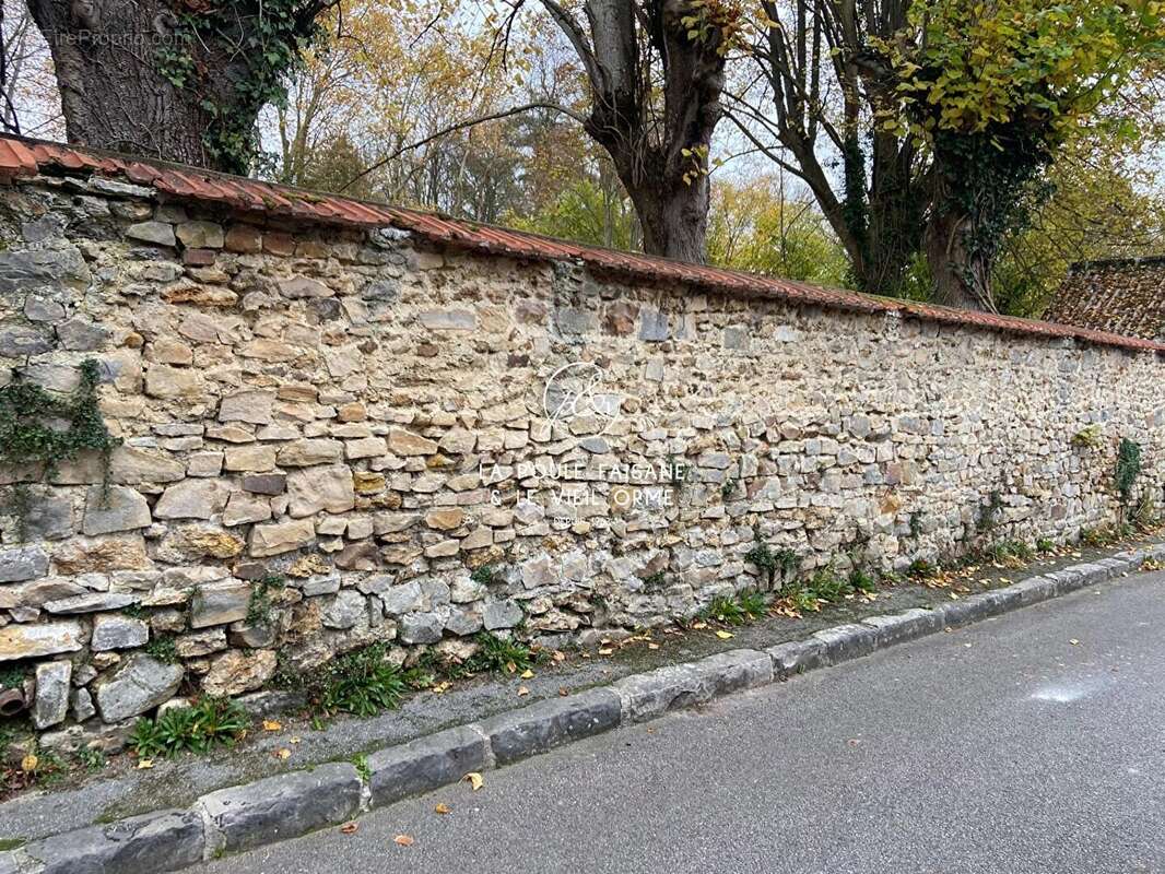 Terrain à LA BOISSIERE-ECOLE