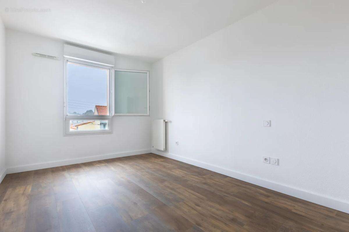 Appartement à SAINT-SEBASTIEN-SUR-LOIRE