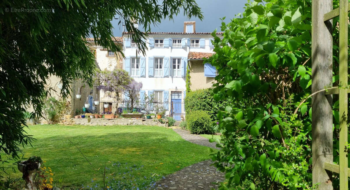 maison et jardin - Maison à LERAN