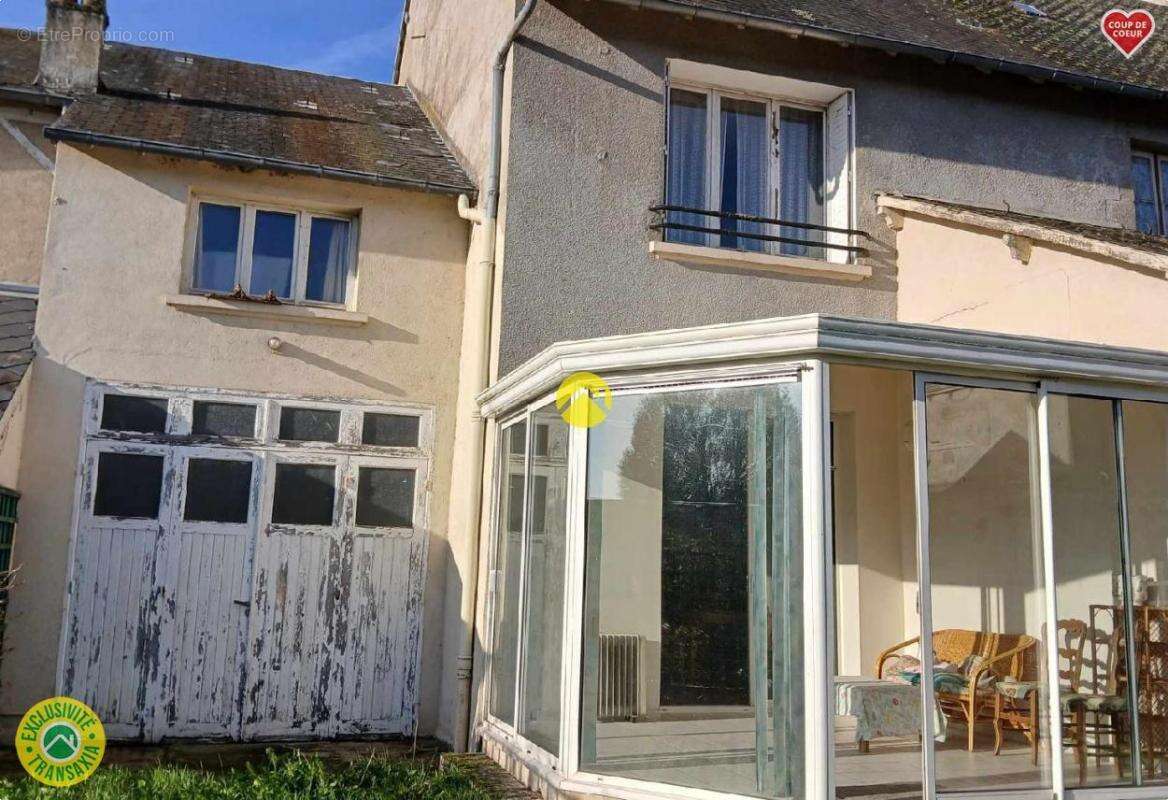 Maison à SAINT-ETIENNE-DE-FURSAC