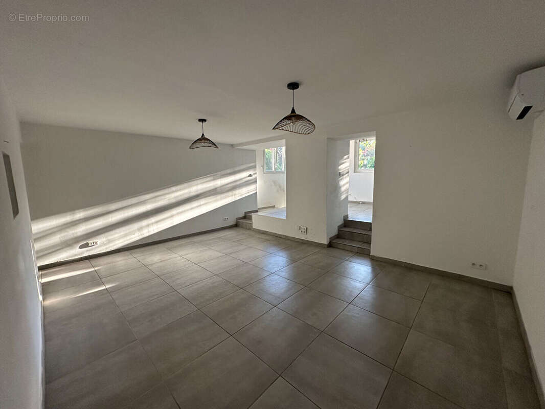 Appartement à VENELLES