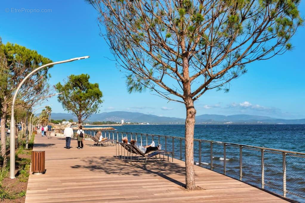 Photo Maison à Hyeres au prix de 680 000€