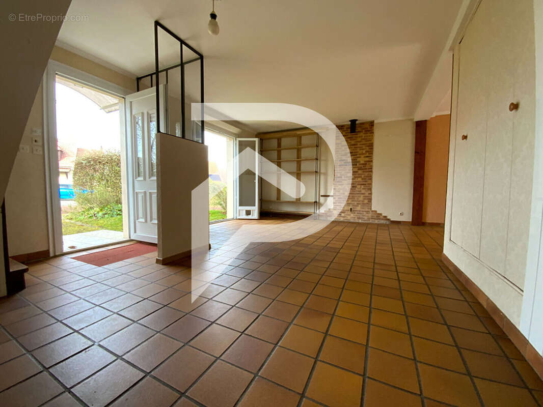 Maison à LES ESSARTS-LE-ROI