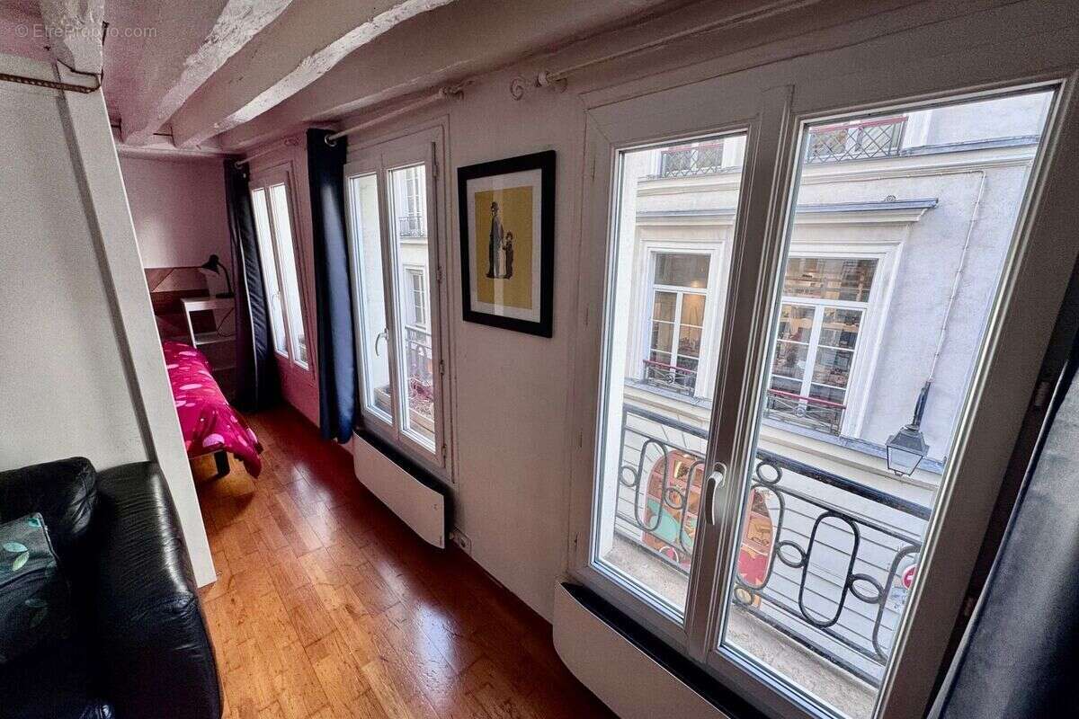 Appartement à PARIS-2E