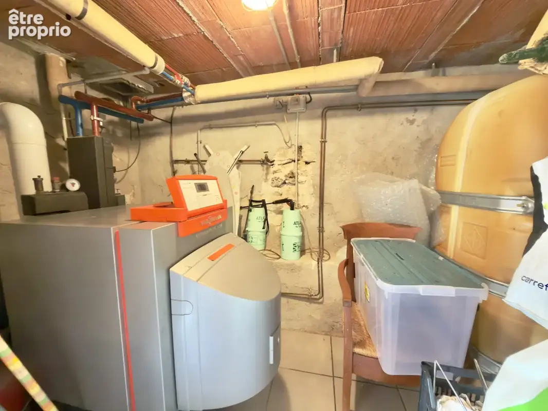 Maison en pierre avec garage, piscine et jardin. - photo 24