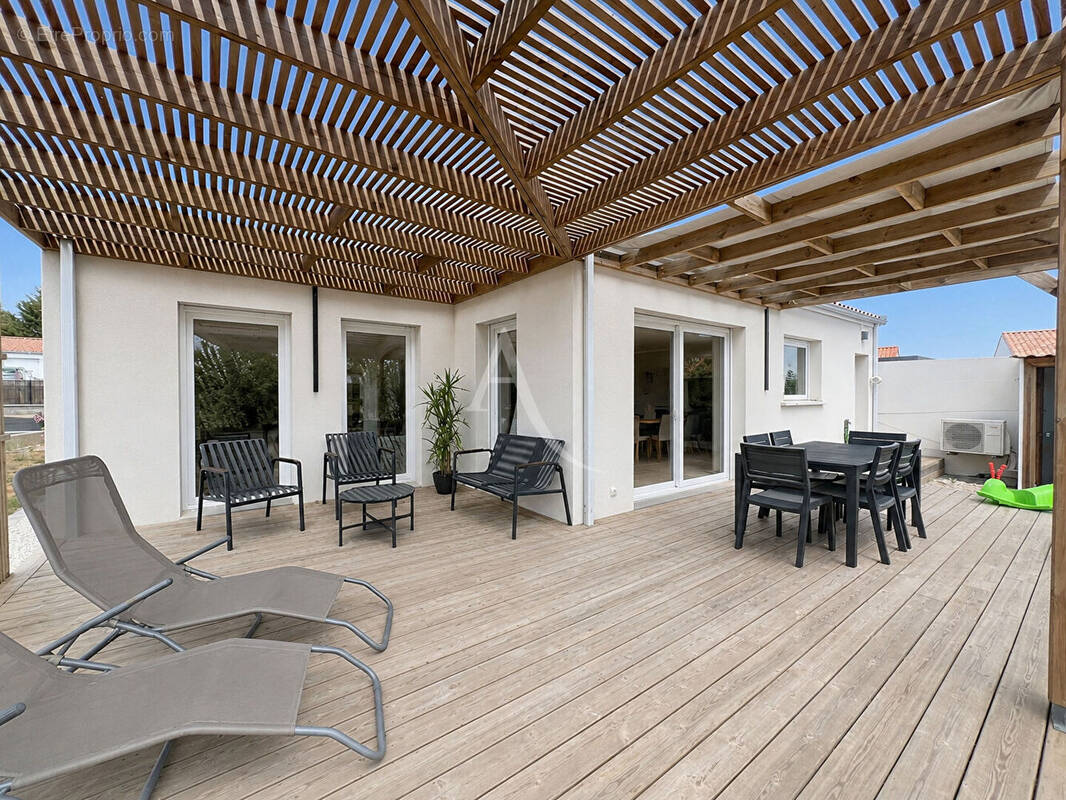 Maison Avrille 5 pièce(s) 96 m2 - photo 1
