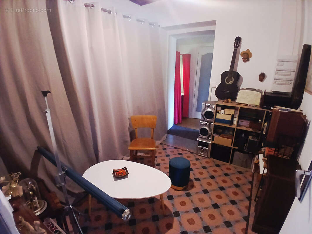 Maison à SAINT-HILAIRE-DE-BRETHMAS