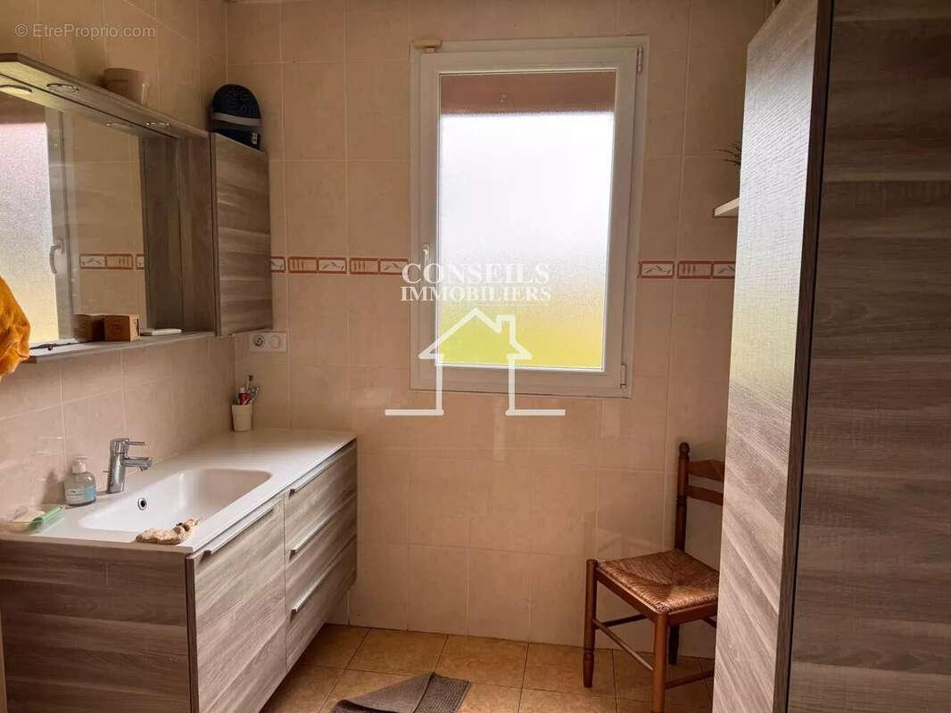 Maison à SAINT-JULIEN-DU-SAULT