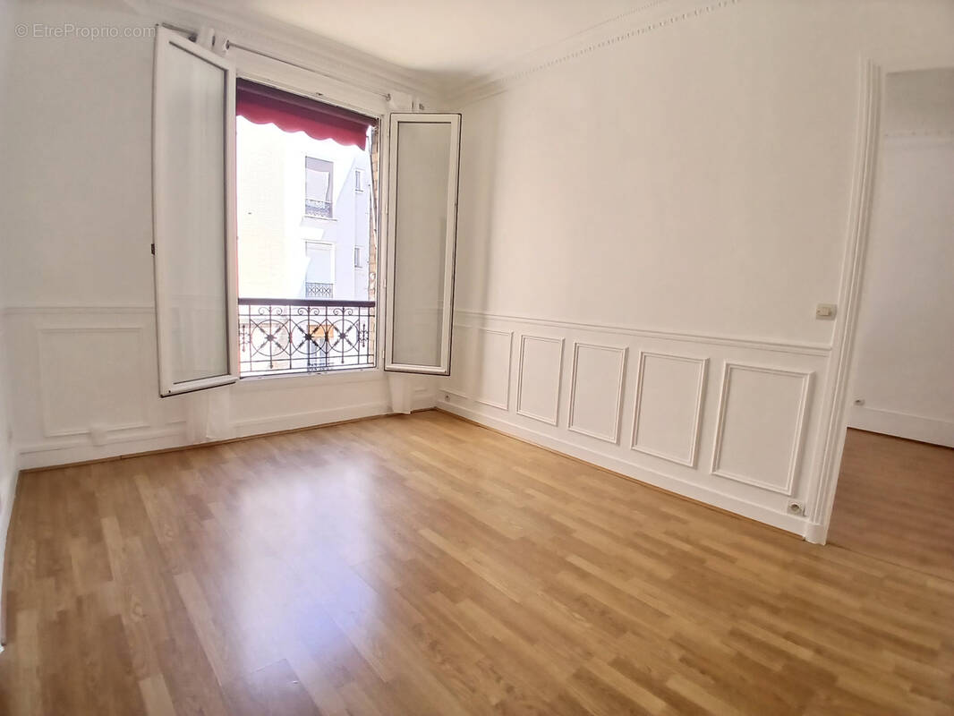 Appartement à PARIS-19E