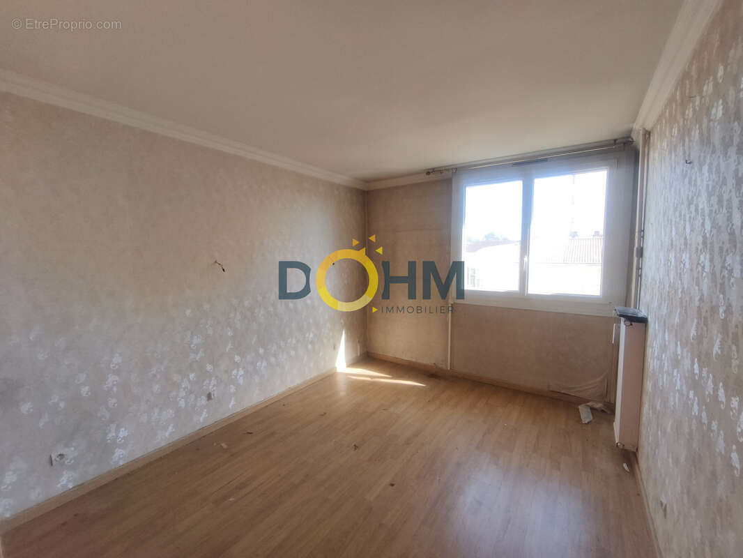 Appartement T2 avec terrasse, parking et cave   Alès - photo 4