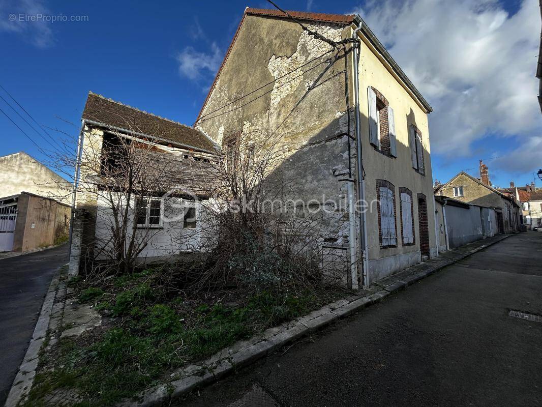 Appartement à BRIENON-SUR-ARMANCON