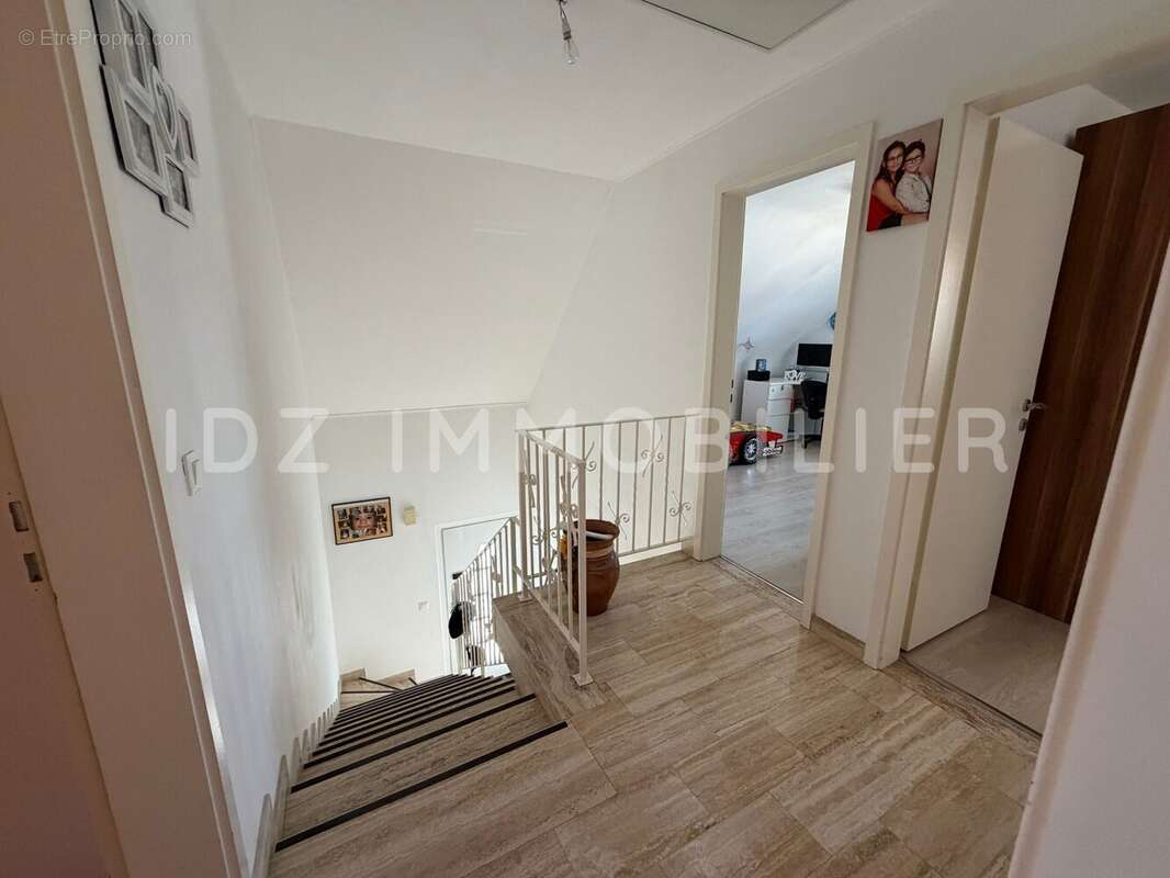 Maison 108 m² à Saint-Louis  - photo 5