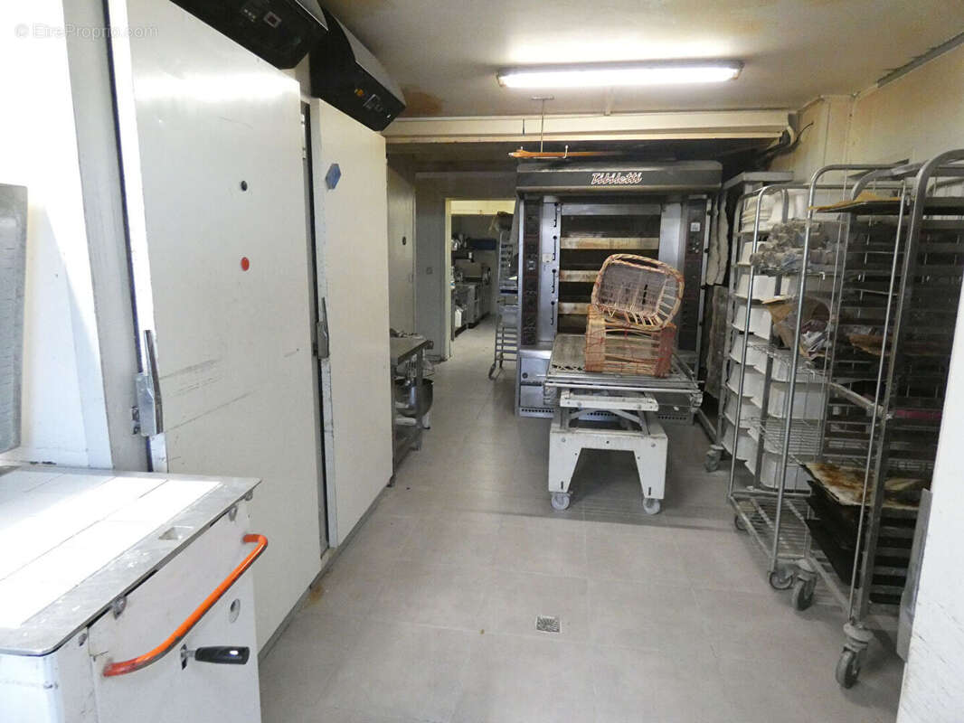 Commerce à LA CHAPELLE-SAINT-MESMIN