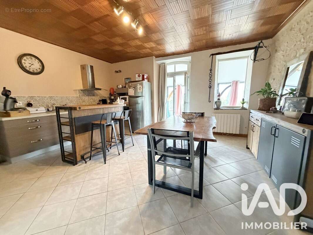 Maison 158 m² à Grealou  - photo 6