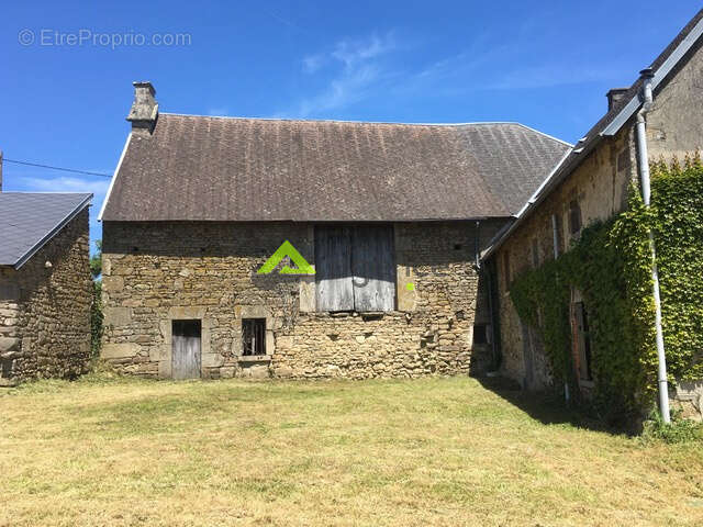 Maison à SAINT-MARC-A-FRONGIER