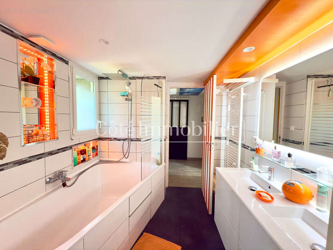 Maison à SAINT-PHILBERT-DE-GRAND-LIEU