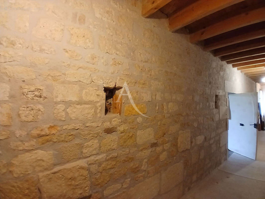Maison à CRAZANNES