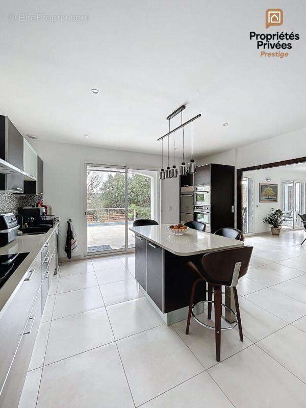 Villa provençale 260 m² ? 4 suites ? piscine, jacuzzi ? terrain paysager 5 000 m² ? DPE A ? Saint-Maximin-la-Sainte-Baume - photo 10