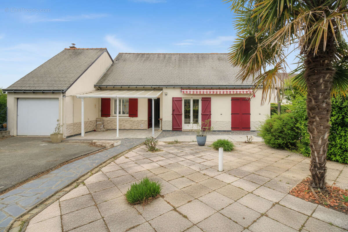 Maison de plain pied à vendre à Saint Mathurin, proche de la gare et combles aménageables - photo 4