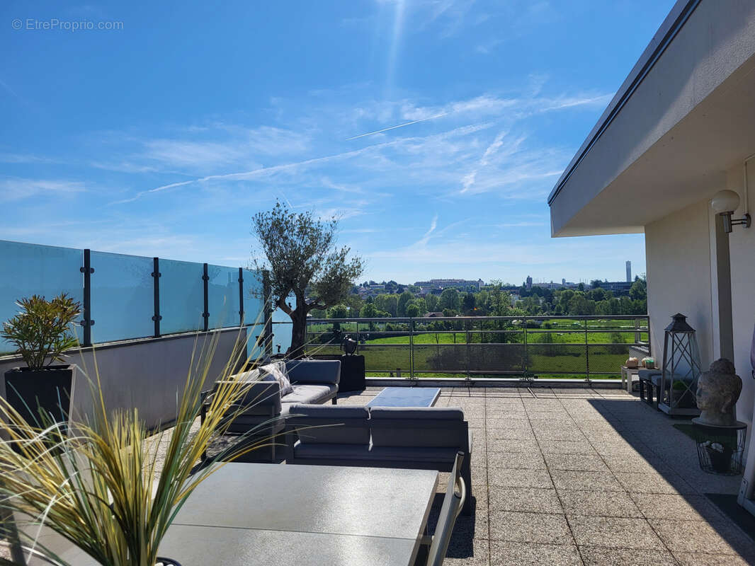 Appartement à EPERNON