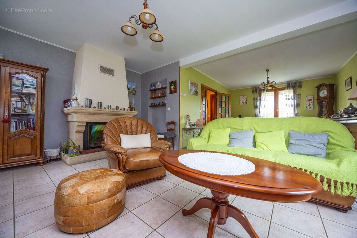 Maison 107 m² à Pleaux  - photo 7