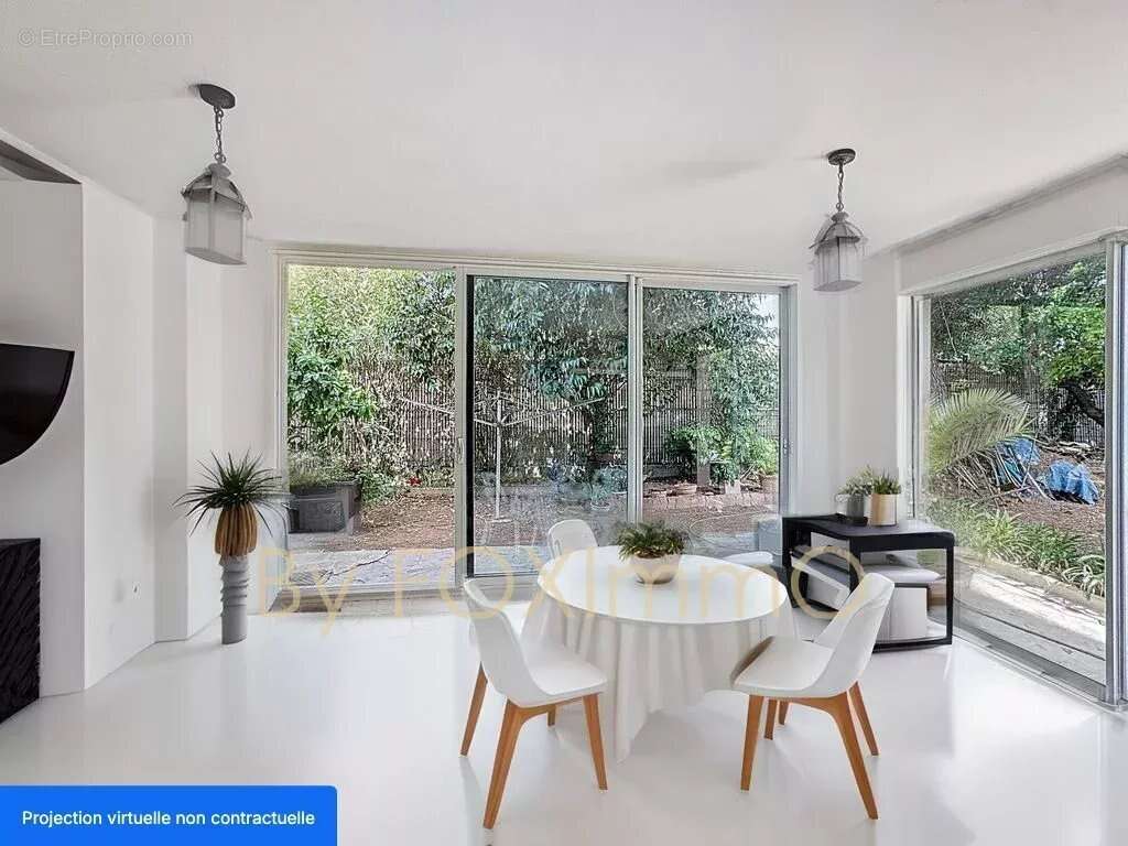 Antibes – Villa apercu mer, beaucoup charme avec potentiel,calme absolu, proche des commodités, jardin plat piscine. - photo 8