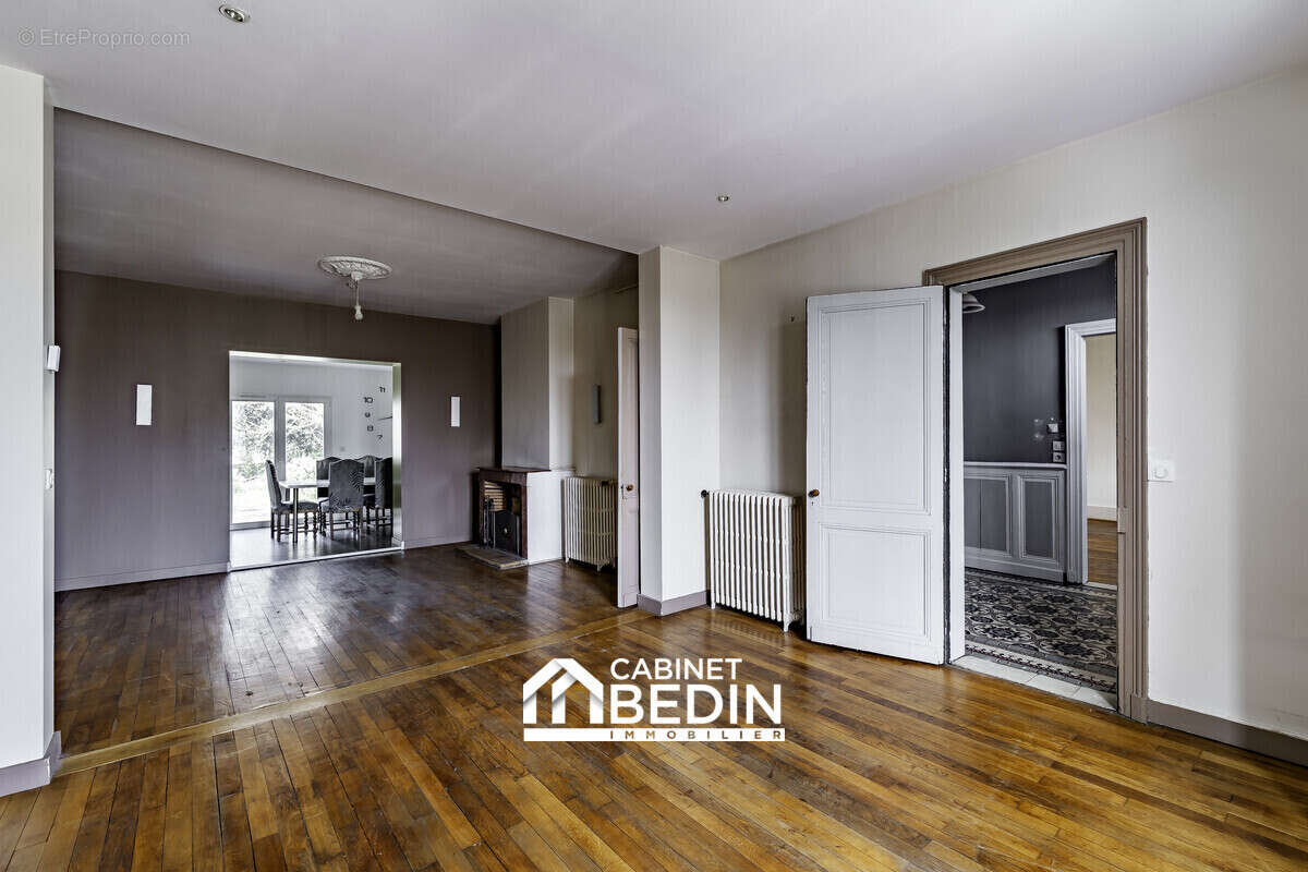 Maison 176 m² à Coutras  - photo 2