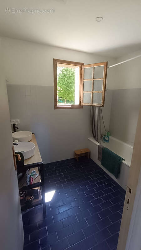 Maison à CHAMPAGNAC-DE-BELAIR