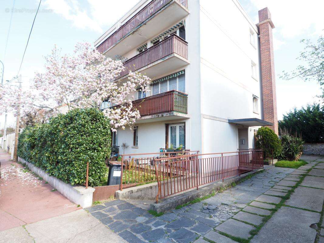 Appartement à SAINT-MAUR-DES-FOSSES
