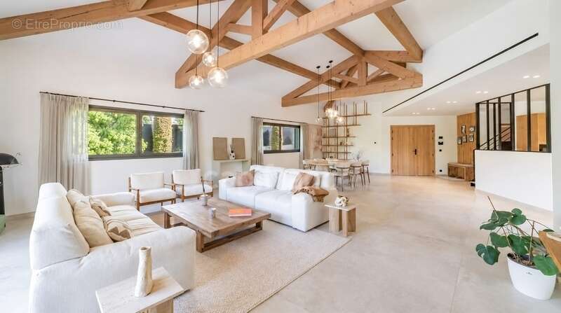 Maison à MOUGINS