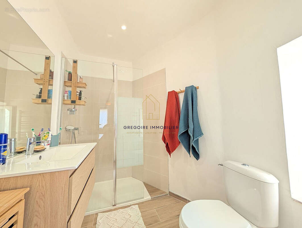 Maison à SAINT-MARTIN-DE-LA-BRASQUE