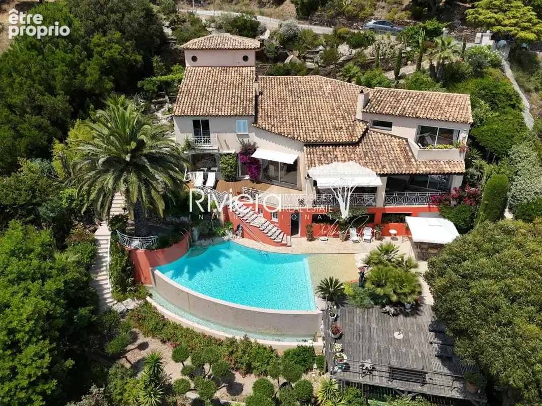 Propriete avec piscine a debordement et vue mer ! - photo 3