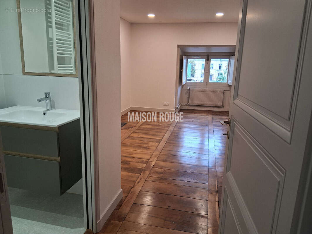 Très bel appartement,186m², 7 pièces, excellent état, à proximité de la cathédrale de Rennes - photo 26