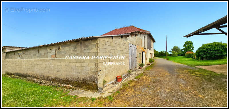 Maison à VIC-FEZENSAC
